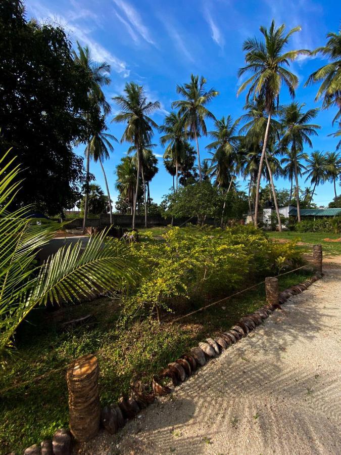 Elena Garden Resort And Restaurant Trincomalee Kültér fotó