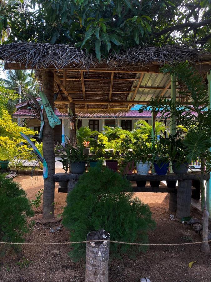 Elena Garden Resort And Restaurant Trincomalee Kültér fotó